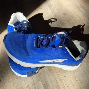 Altra / Rivera running shoes SIZE 8 - LIKE NEW